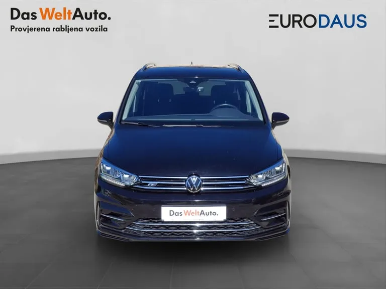 Volkswagen Touran 2023: fotografija 2