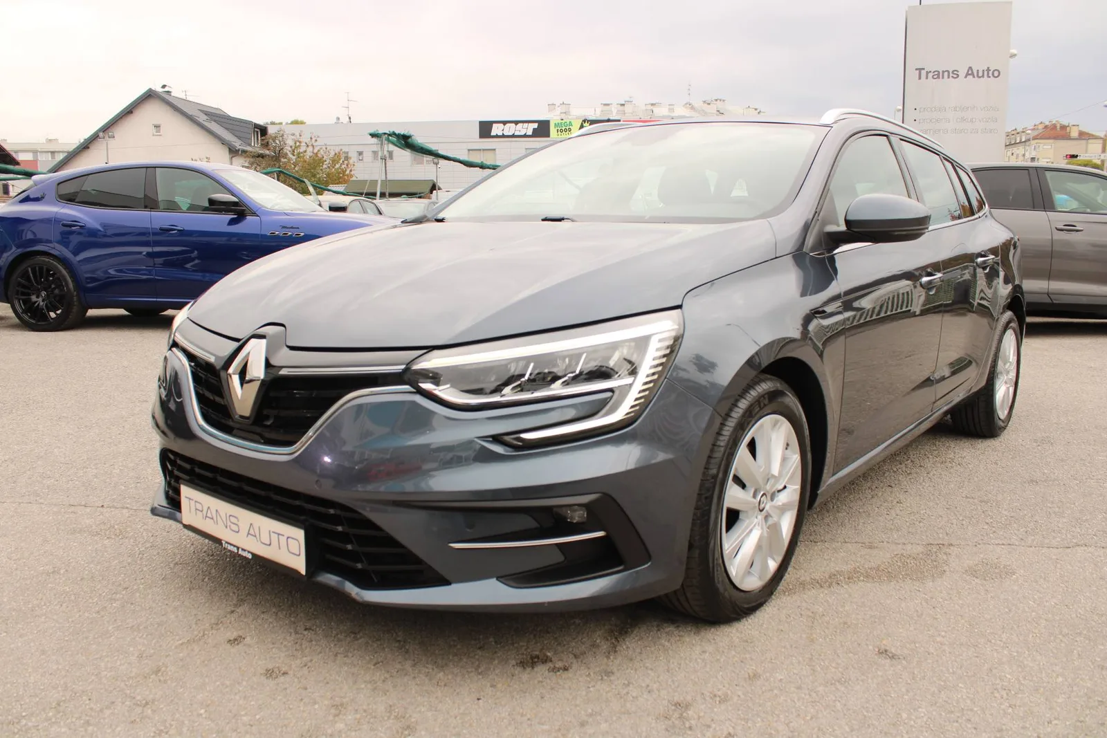 Renault Megane Grandtour 2022 – fotografija 1