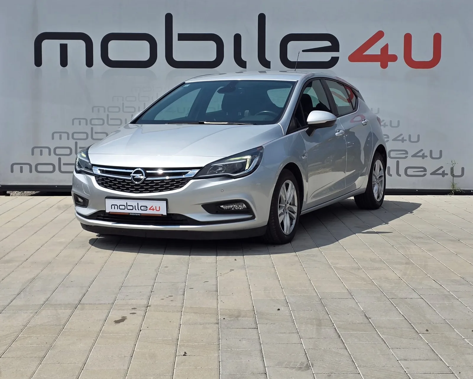 Opel Astra 2019 – fotografija 1