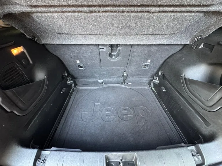 Jeep Renegade 2022: fotografija 19