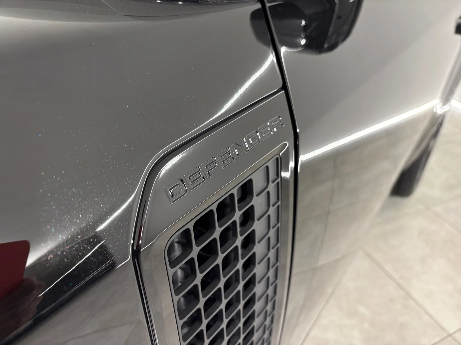 Land Rover Defender 2024: fotografija 40