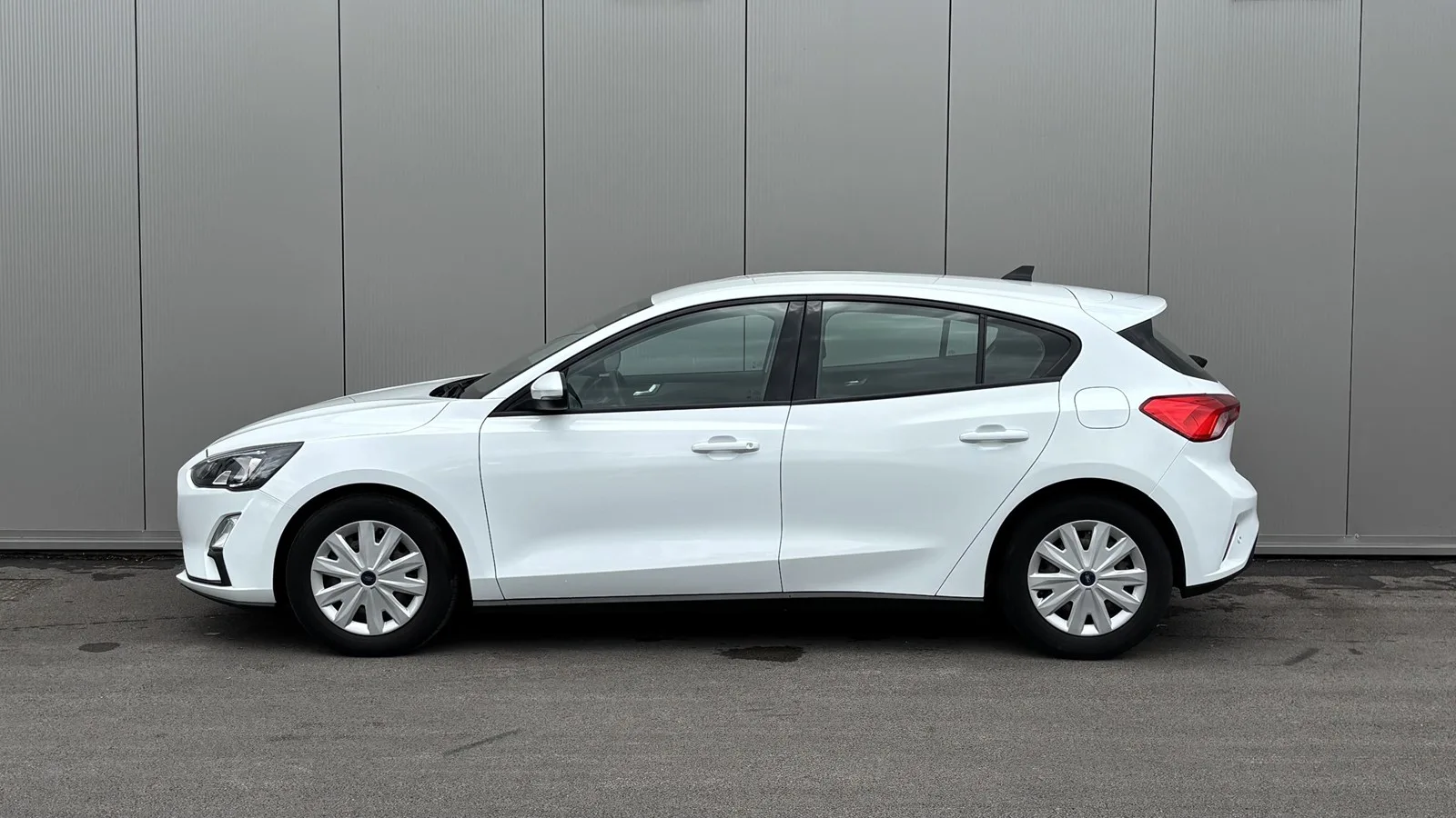 Ford Focus 2022: fotografija 2