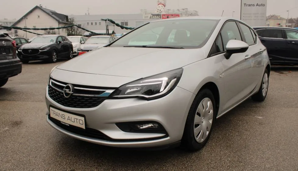 Opel Astra 2019 – fotografija 1