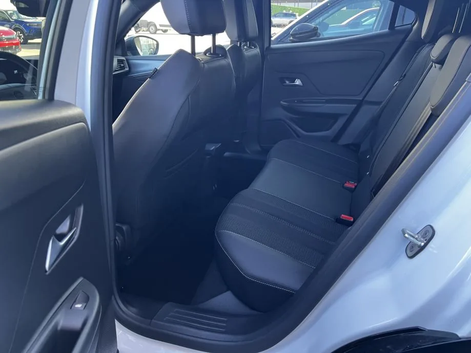 Opel Mokka 2025: fotografija 15