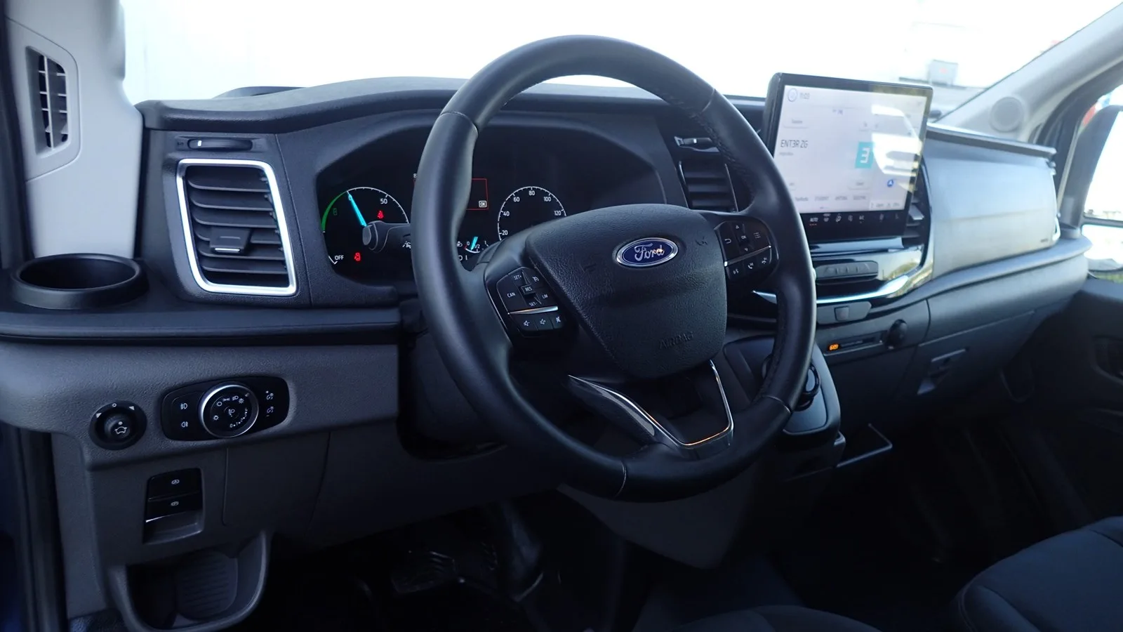 Ford Transit 2022: fotografija 2