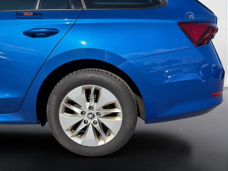 Škoda Octavia Combi 2023: fotografija 21