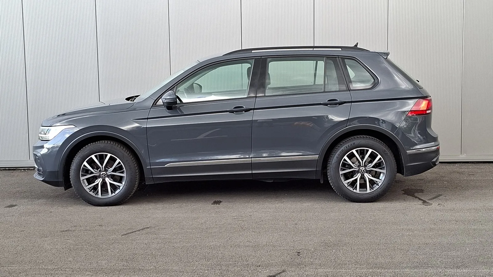 Volkswagen Tiguan II 2022: fotografija 2