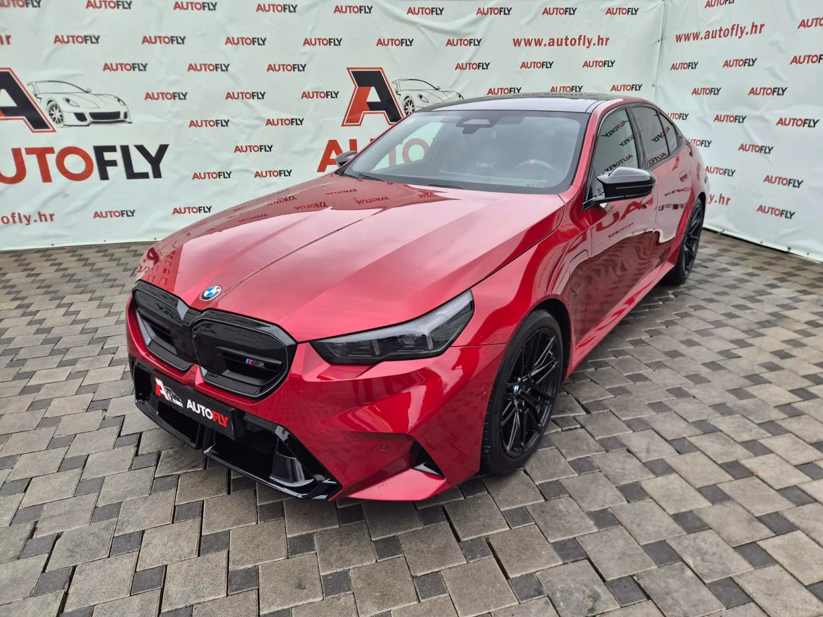 BMW M5 2025 – fotografija 1