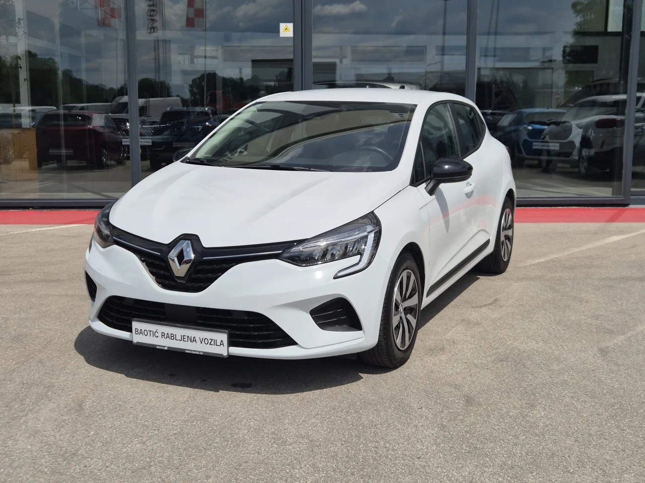 Renault Clio 2023 – fotografija 1