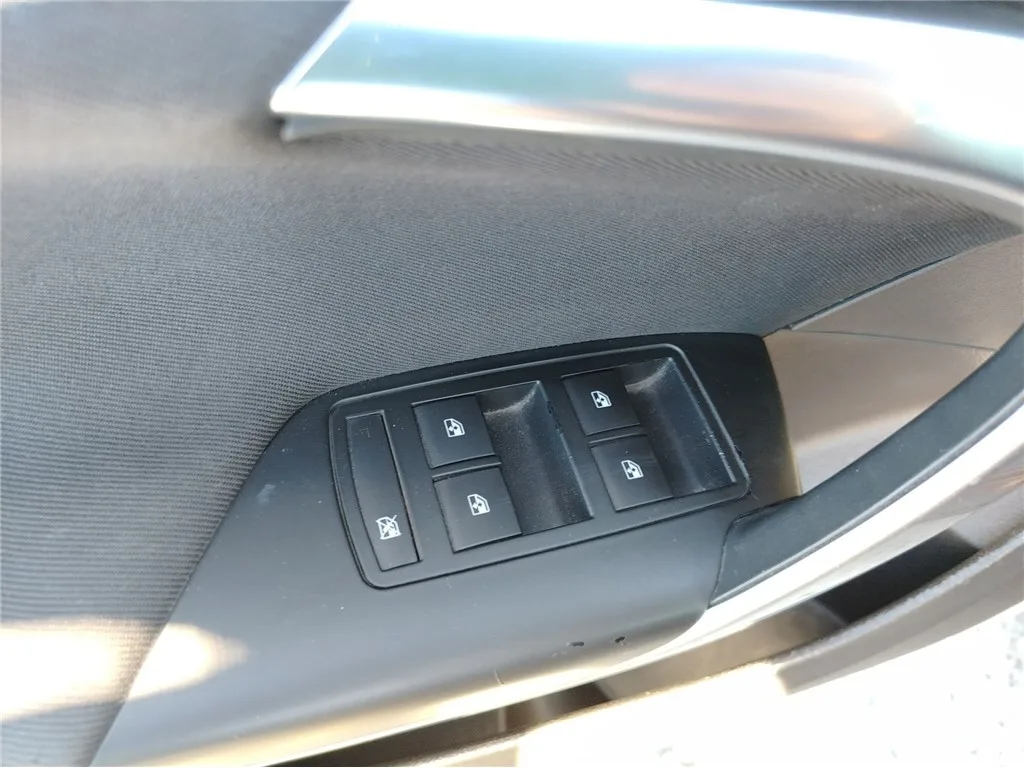 Opel Insignia1.6 2017 – fotografija 20