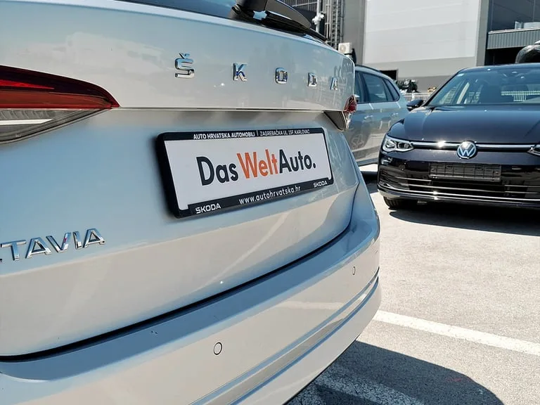 Škoda Octavia Combi 2021: fotografija 14