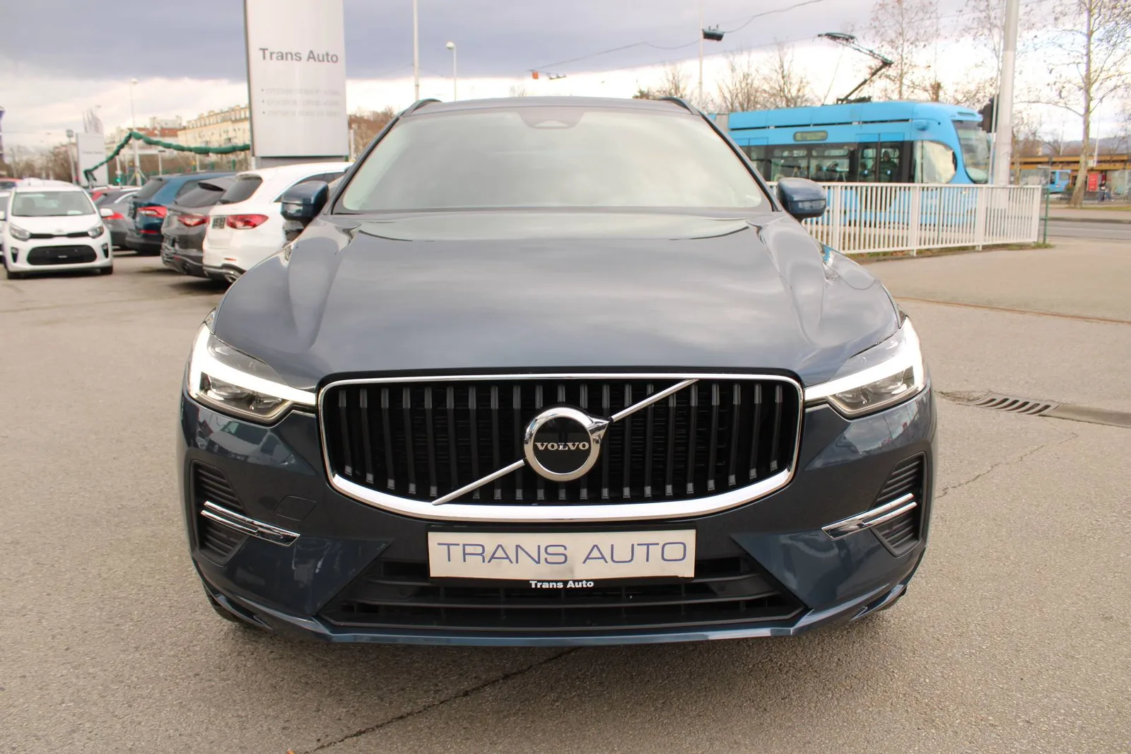 Volvo XC60 2022: fotografija 2