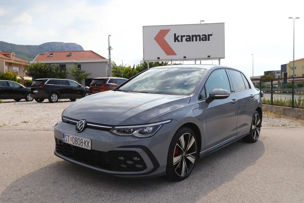 Volkswagen Golf 2021 – fotografija 1