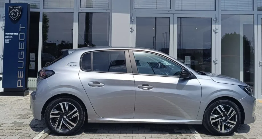 Peugeot 208 2023: fotografija 20