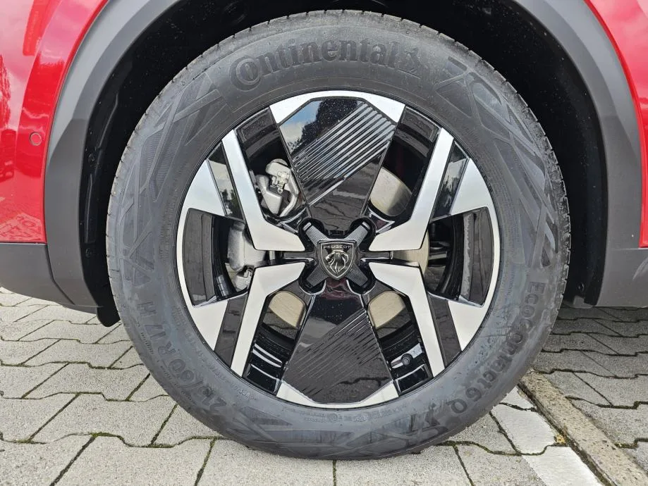 Peugeot 2008 2025: fotografija 18
