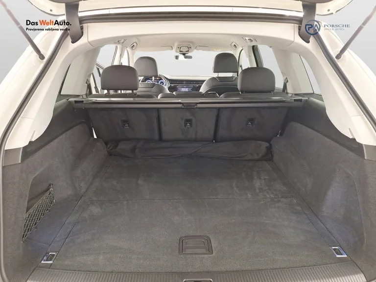 Audi Q7 2023: fotografija 21