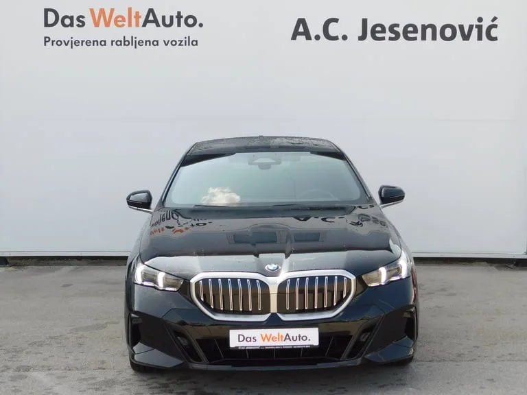 BMW Serija 5 2024: fotografija 2