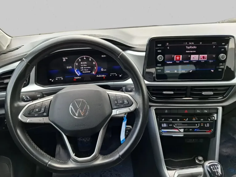Volkswagen T-Roc 2023: fotografija 23