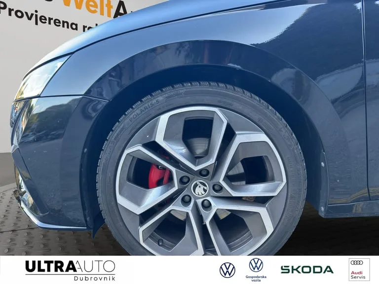 Škoda Octavia Combi 2023: fotografija 19