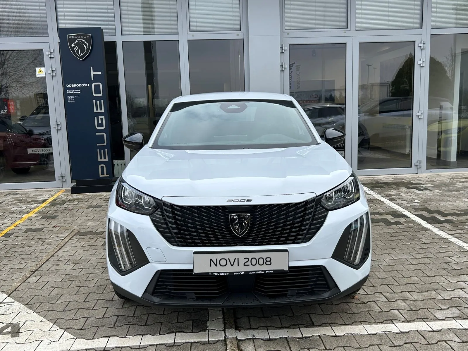 Peugeot 2008 2025: fotografija 2