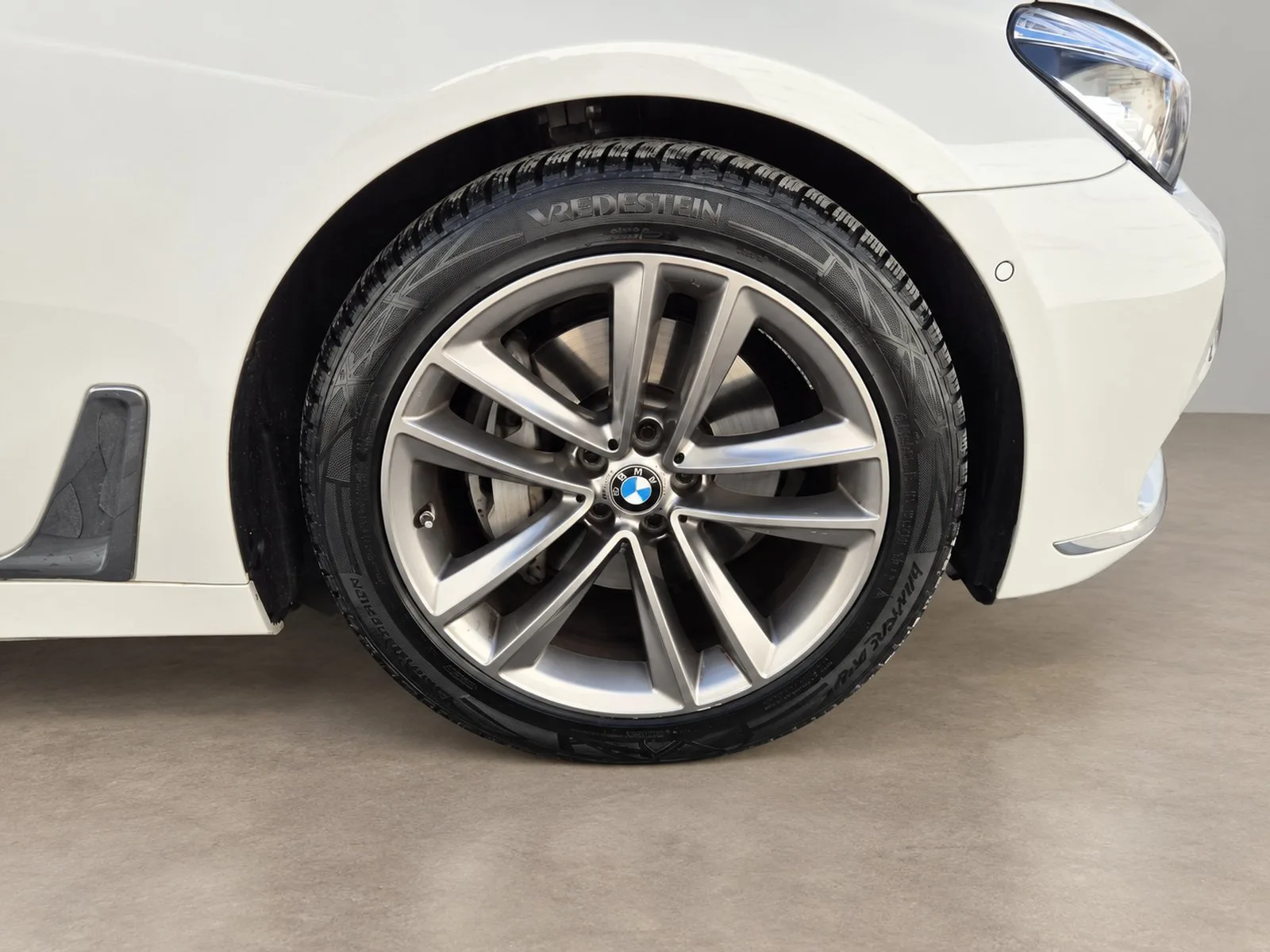 BMW Serija 7 2017: fotografija 29