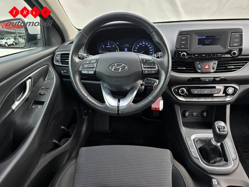 Hyundai i30 2021: fotografija 9
