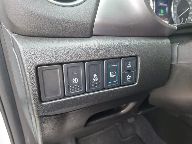 Suzuki Vitara 2023: fotografija 20