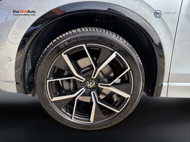 Volkswagen Tiguan II 2024: fotografija 21