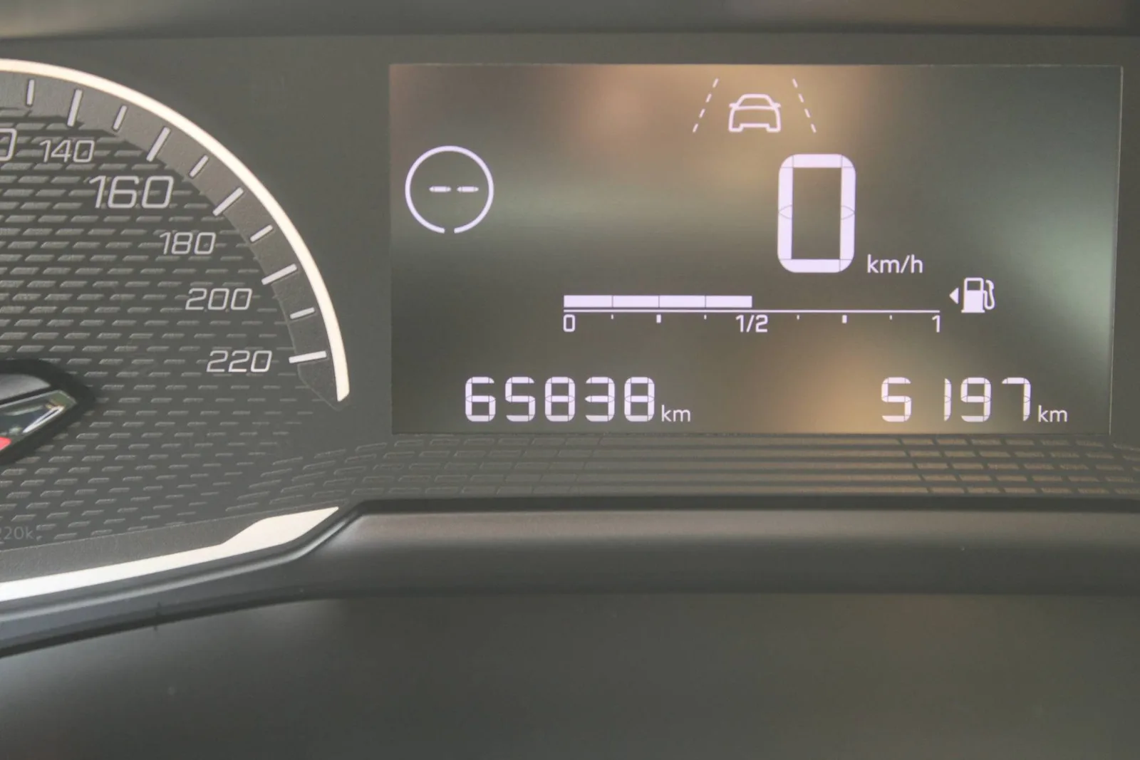 Peugeot 208 2023 – fotografija 18