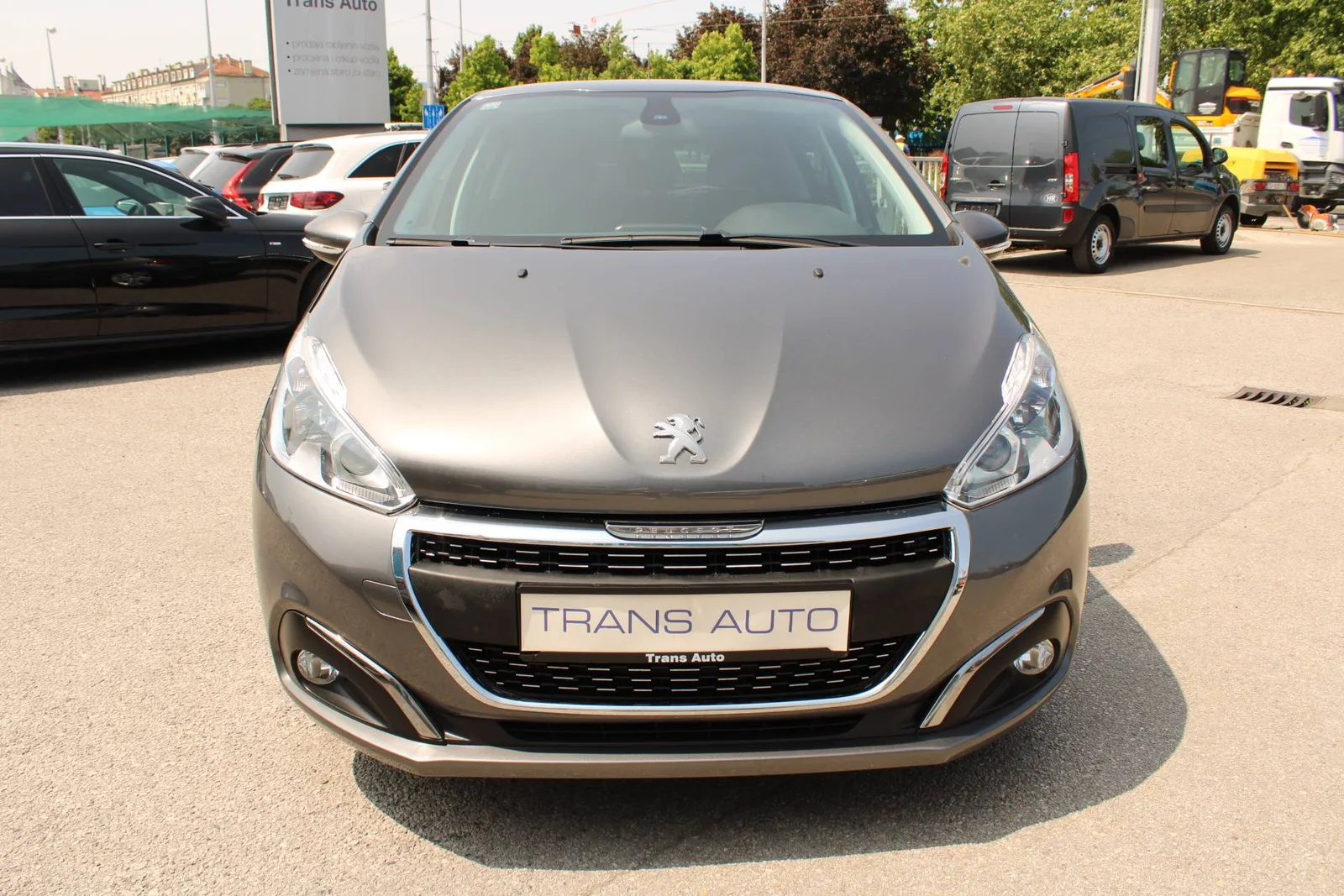 Peugeot 208 2019: fotografija 2
