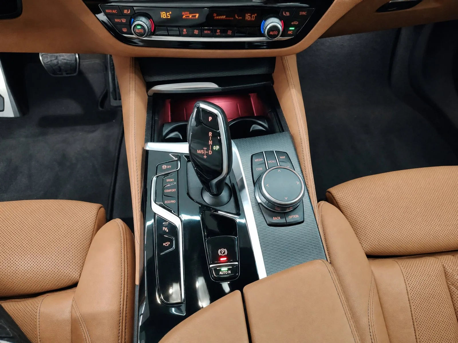 BMW Serija 5 2021 – fotografija 28