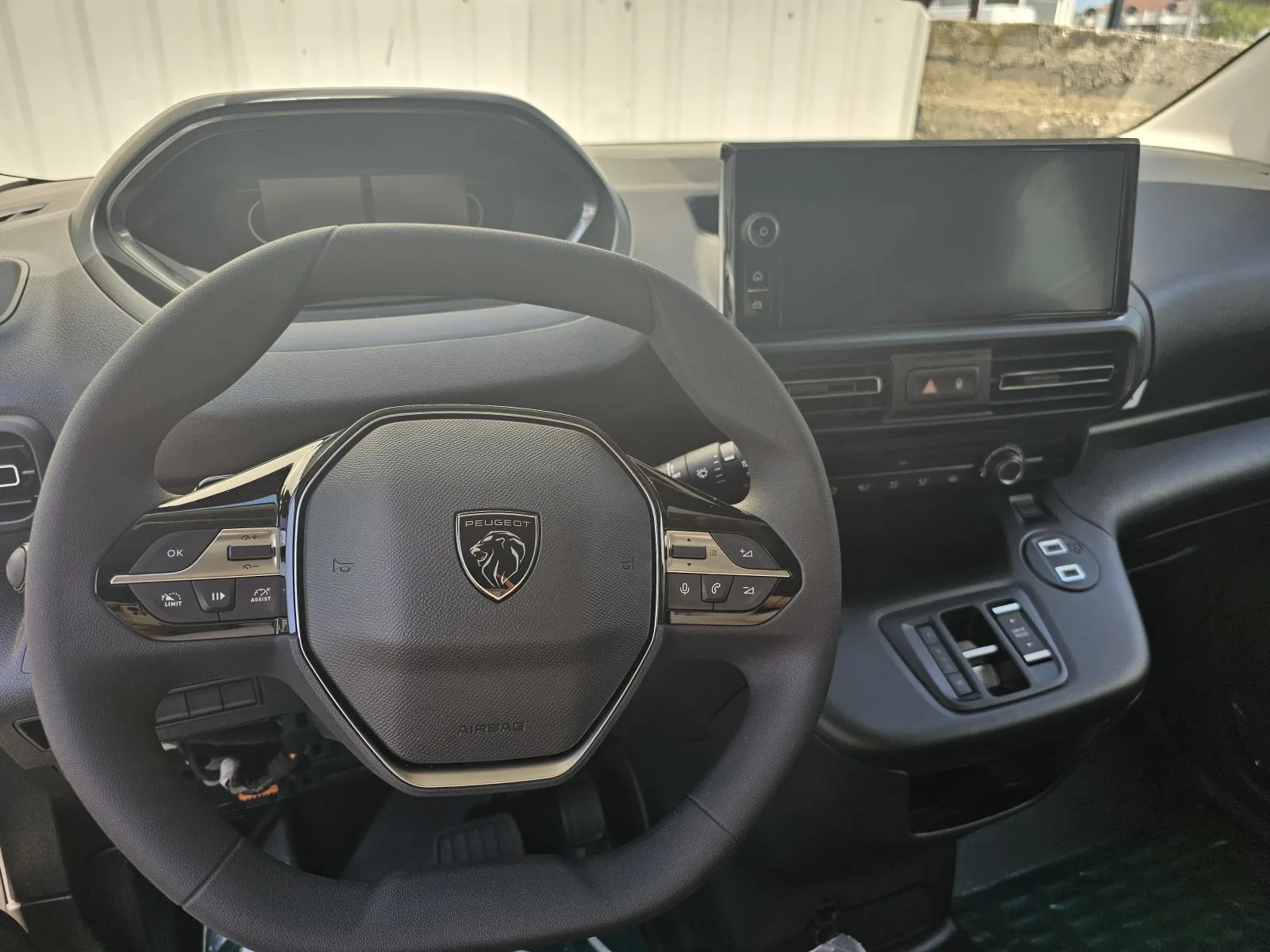Peugeot Partner 2025: fotografija 15