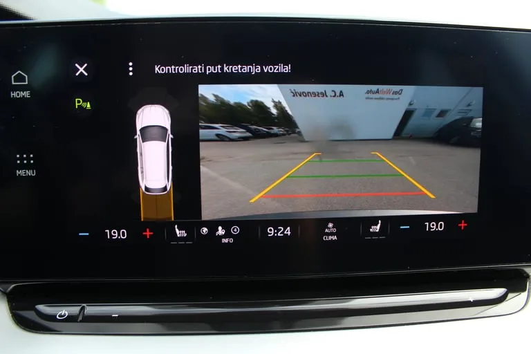 Škoda Octavia Combi 2024: fotografija 14