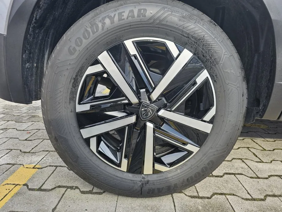 Peugeot 2008 2025: fotografija 17