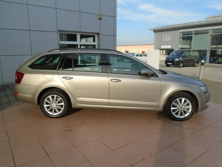 Škoda Octavia Combi 2016: fotografija 2