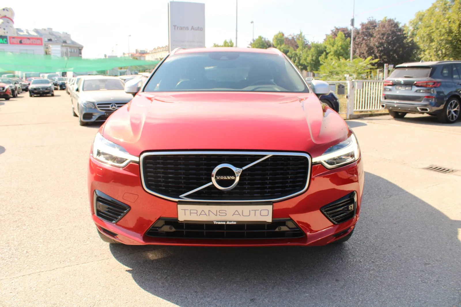 Volvo XC60 2019: fotografija 2