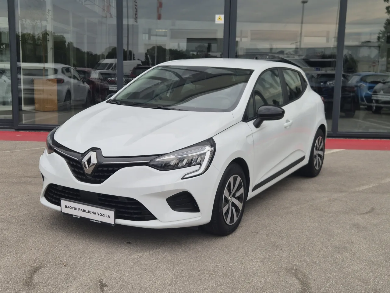Renault Clio 2023 – fotografija 1
