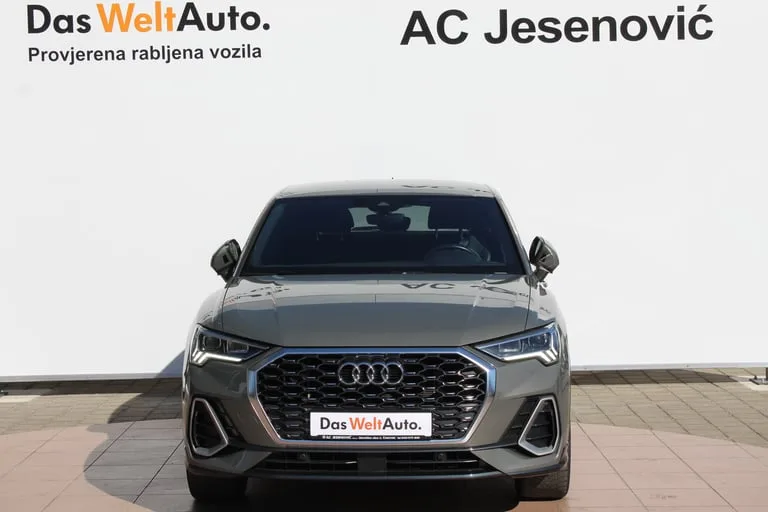 Audi Q3 2024: fotografija 2