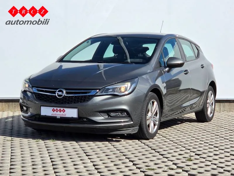 Opel Astra 2019 – fotografija 1