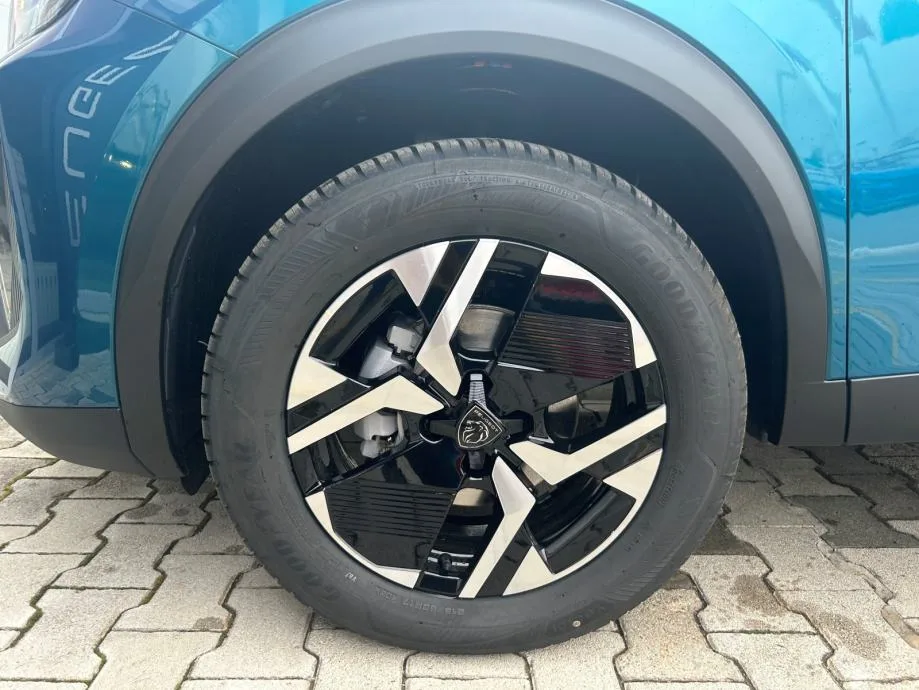 Peugeot 2008 2025: fotografija 2