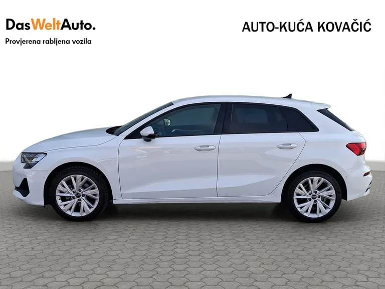 Audi A3 Sportback 2024: fotografija 2