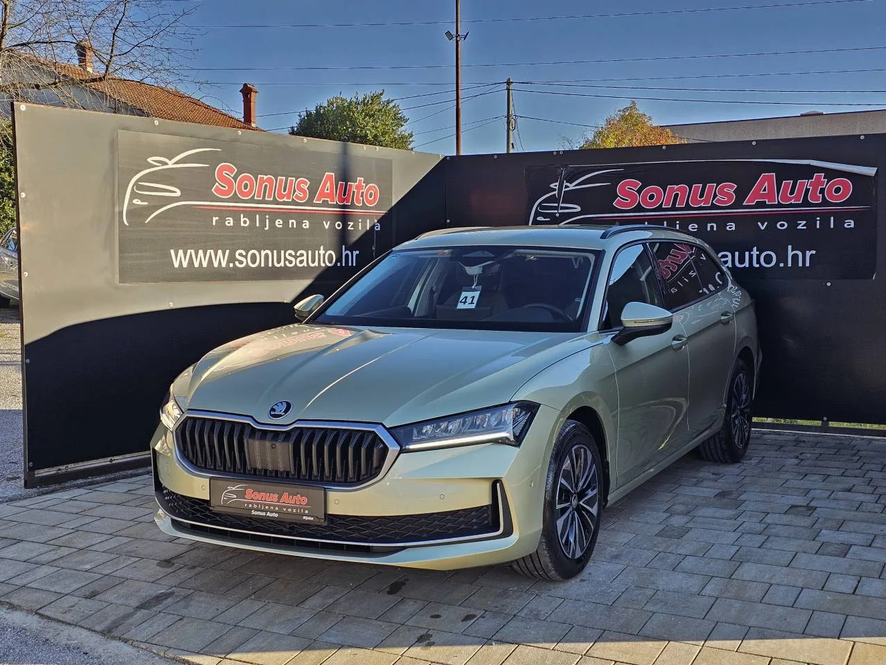 Škoda Superb Combi 2024 – fotografija 1