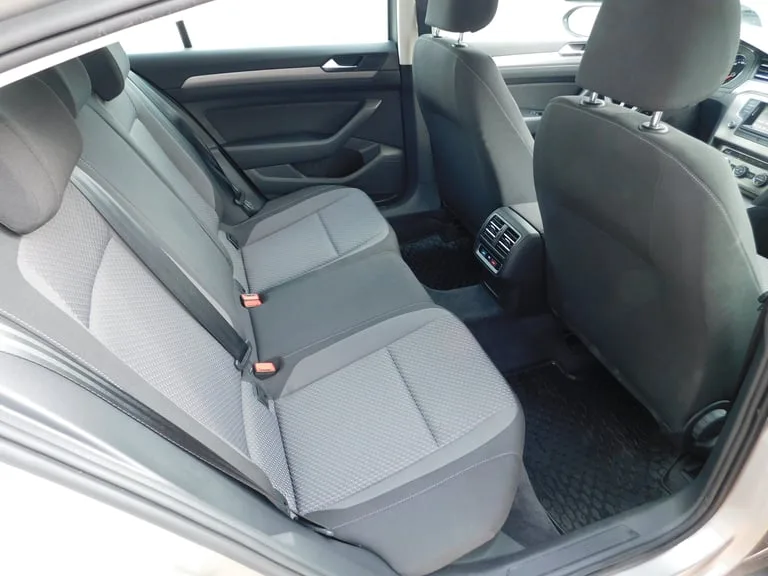Volkswagen Passat B8 2017: fotografija 13