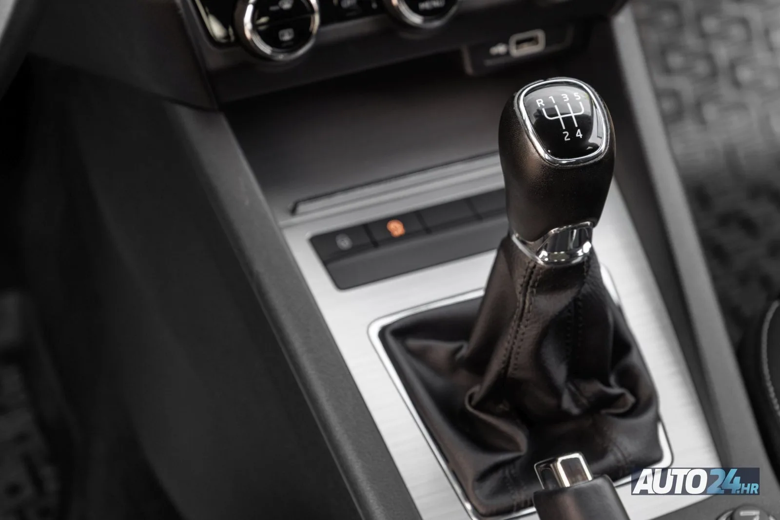Škoda Octavia 2020: fotografija 19