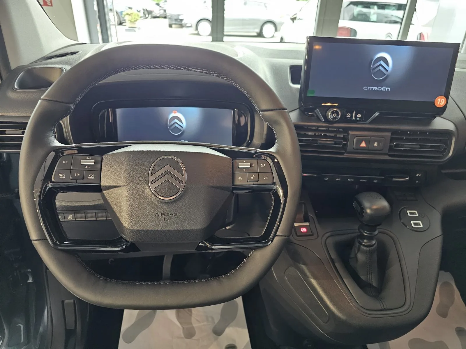 Citroen Berlingo 2025: fotografija 22