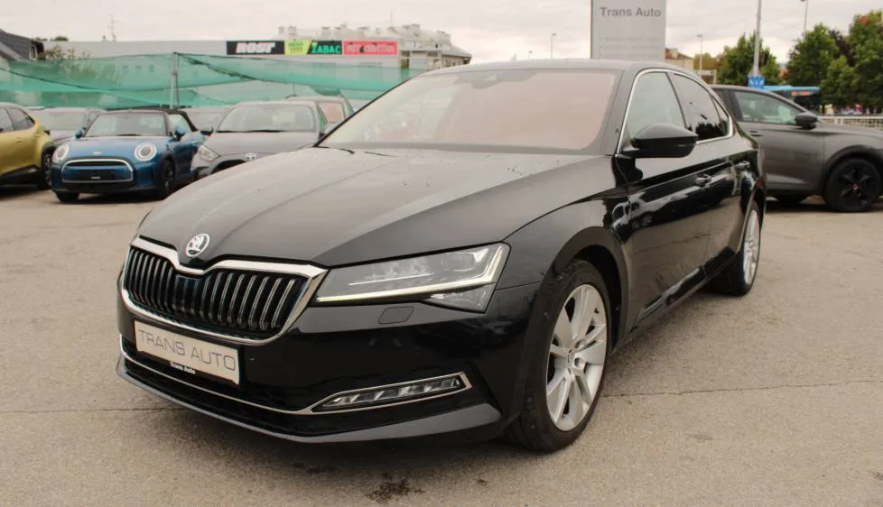 Škoda Superb 2022: fotografija 1