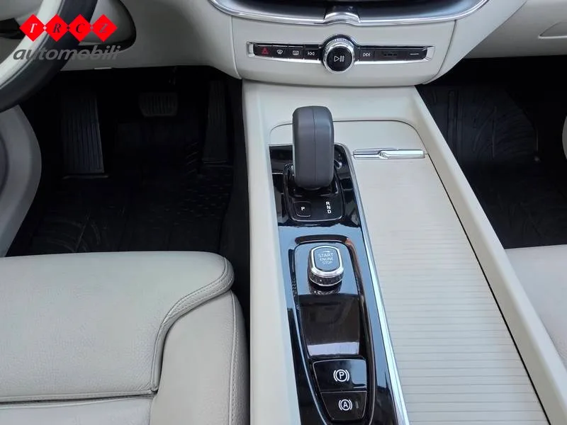 Volvo Xc60 2022 – fotografija 12