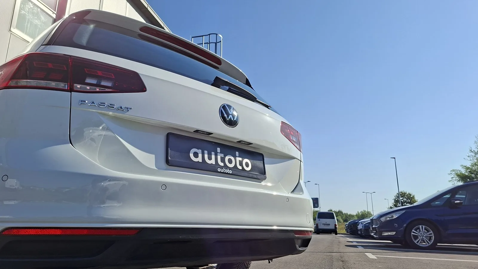 Volkswagen Passat Variant 2021: fotografija 33