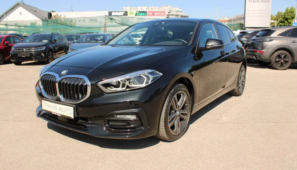 BMW Serija 1 2023 – fotografija 1