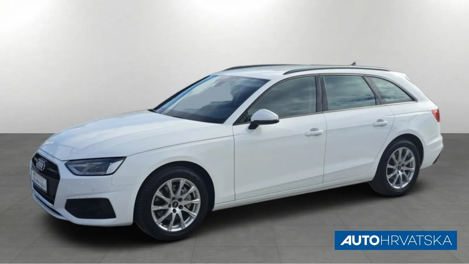 Audi A4 Avant 2022: fotografija 1